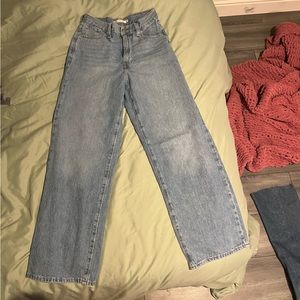 Levi’s high waisted straight jeans light wash